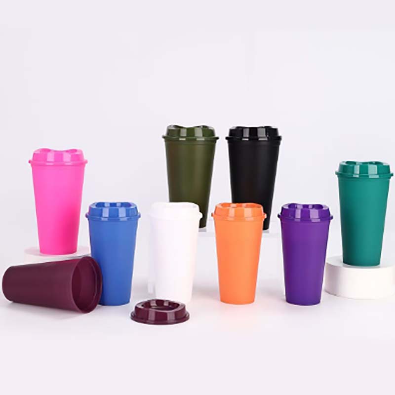 Plastic beker