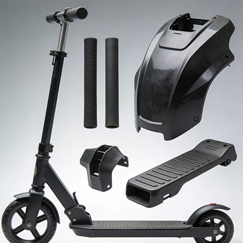 Kunststof onderdelen van scooters gieten